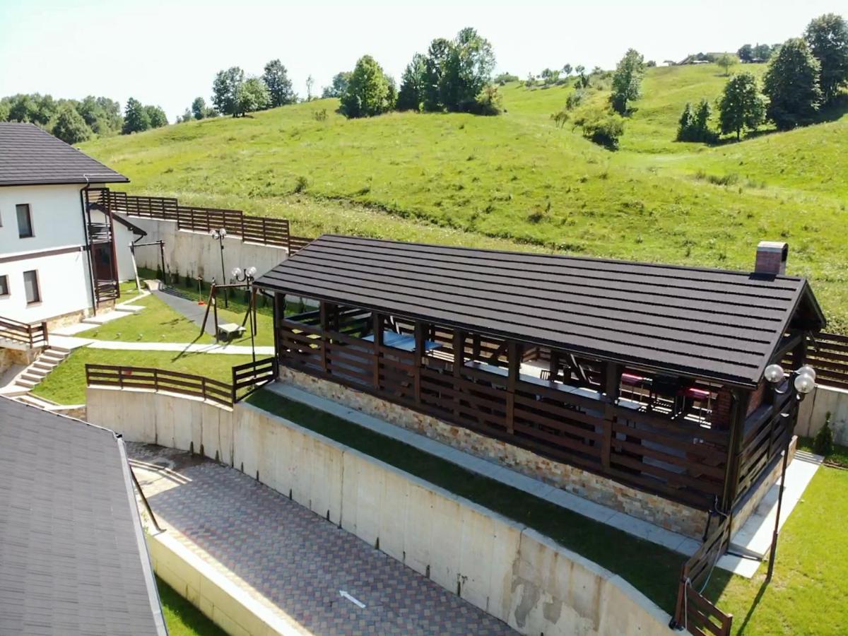 Sat De Vacanta Martisorul Cacica Bagian luar foto